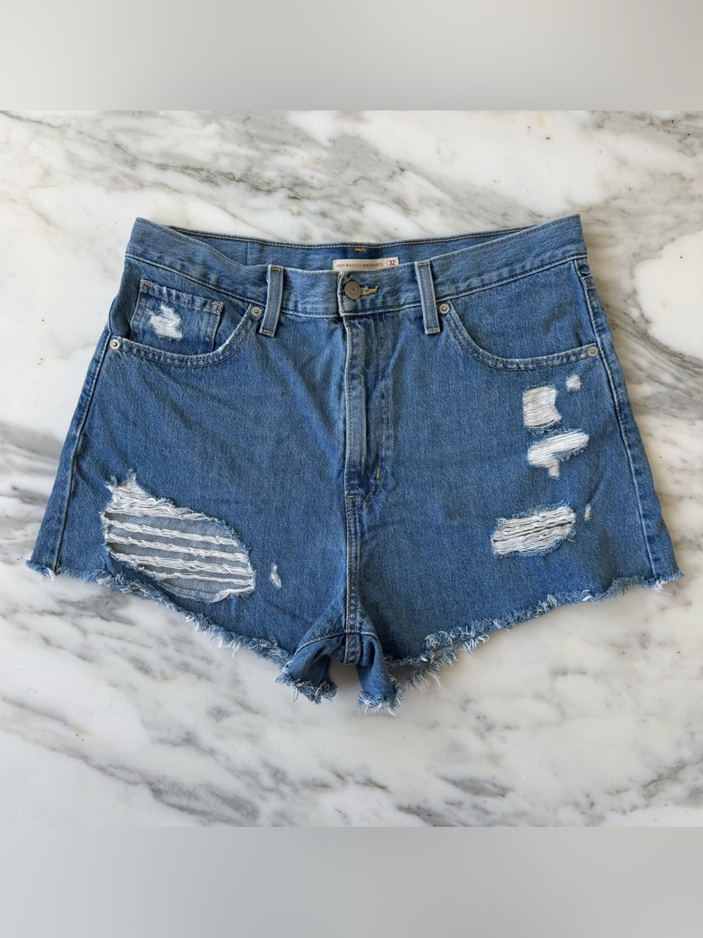 Levi Women’s Distressed High-Waist Denim Mom Shorts • Sz 32